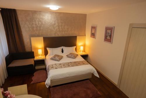 Rooms Scallop