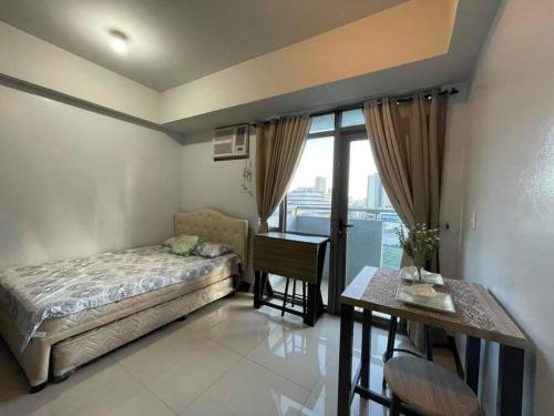 Cubao Manhattan, U 8J T D,Studio