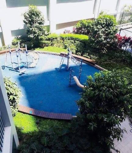 Cubao Manhattan, U 8J T D, Studio