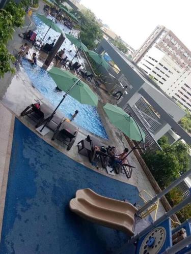 Cubao Manhattan, U 8J T D, Studio