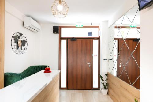 City Plaza Apartments & Rooms