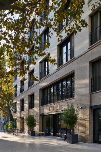 Emilu Hotel