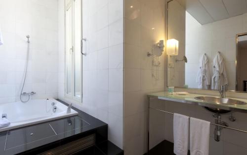 Quatro Puerta del Sol