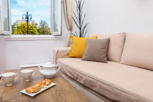 Liston Suites Anastasia