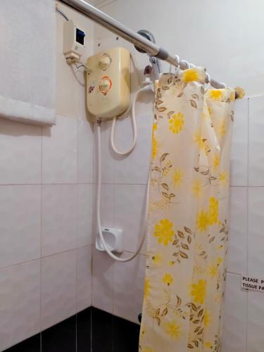 V. F. Riton Apartelle