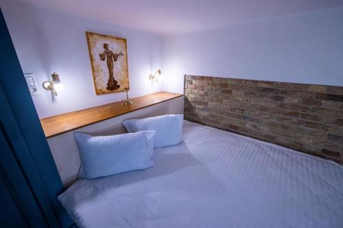 VISAJ Deluxe Downtown