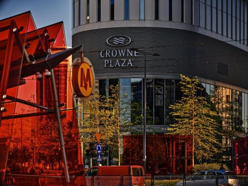 Holiday Inn Express Warsaw - The HUB