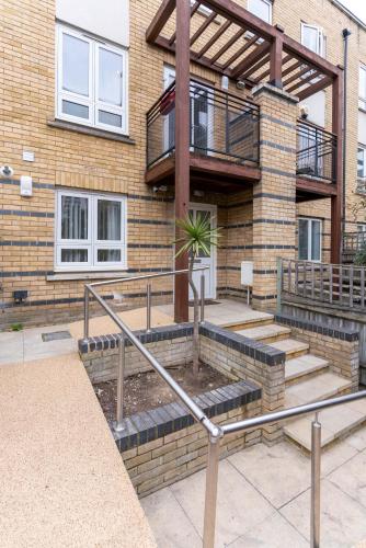 Canary Wharf O2 Deluxe Ensuite Rooms