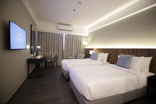 The Maximilian Hotel