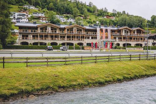 Avenida Mountain Lodges