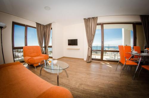 Premier Fort Cuisine