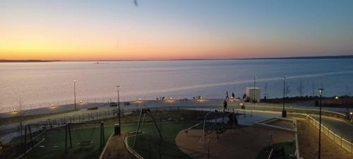 Top, cozy, lakeside, sauna and free indoor parking