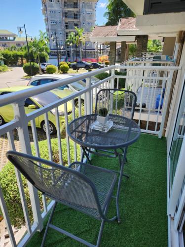 Condo Azur Suites A125 Amani Resorts Residences , 5 minutes Airport, Netflix, Stylish, Cozy with Luxurious Swimming Pool