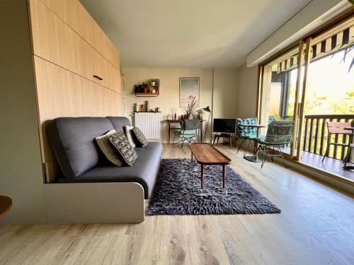 Beau studio terrasse vue jardin - à 2 pas de la mer