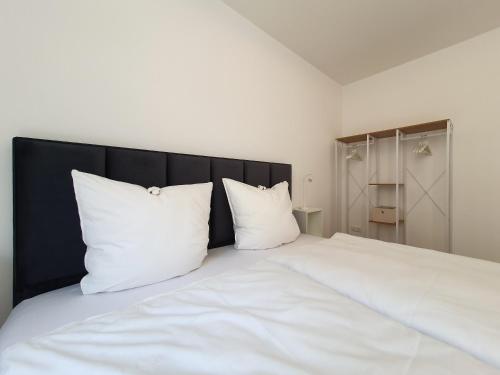 Ferienwohnungen am Theater - modern, zentral und ruhig mit Küche, Waschtrockner, Netflix, Wlan und Parkplatz- 2 Zimmer, 52 qm