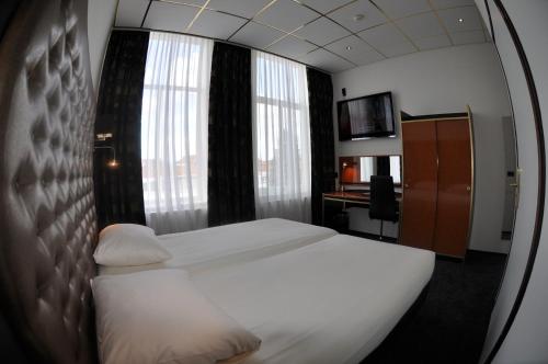 Le Beau Rivage