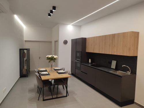 Casetta Pulis (Close to Airport & Valletta)