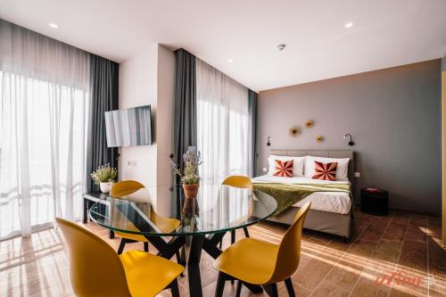 Spinola Stays St Julian's