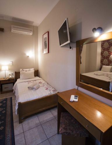 Tsikeli Hotel