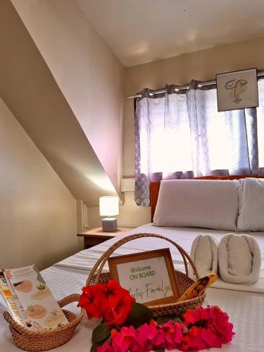 On Board Panglao Beach Hostel and Resort