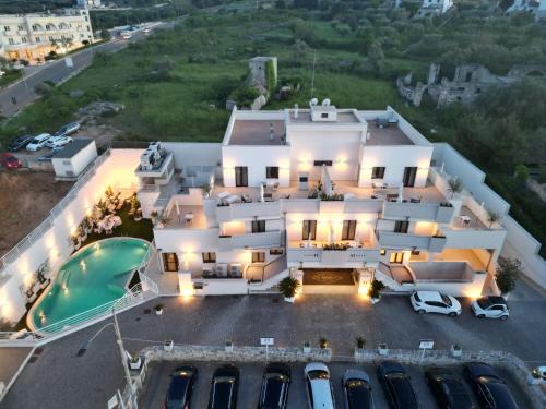 His Majesty Hotel