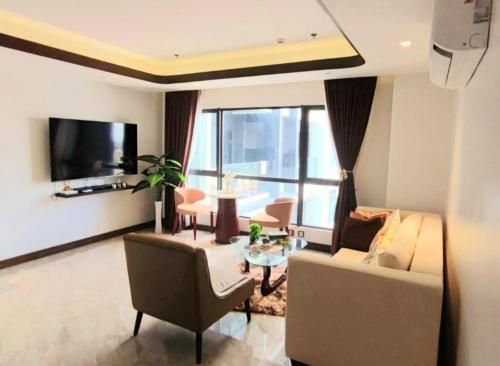 One Euphoria Prime Suite Hotel