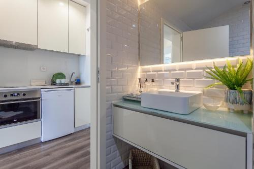 Urbana Homes by Home Sweet Home Aveiro