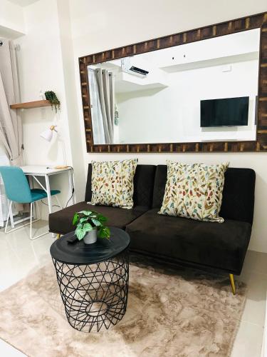Lengs Place 2 - Studio with Balcony at Inspiria Condo, Beside Abreeza Mall