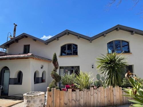 Aux Tourelles 1888 - Tres Proche Lyon