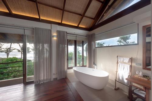 L'Osteria Luxe Beachfront B&B