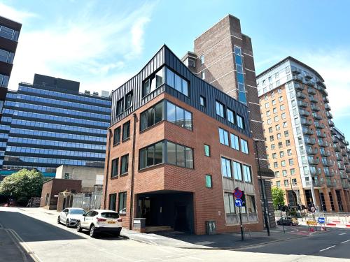 123 Queen Street - Home Crowd Luxury Apartments