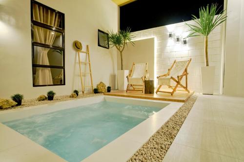 Bali-inspired Villa with Dipping Pool by Pallet Homes