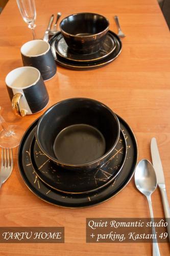 Quiet Romantic Studio plus parking, Tartu Home