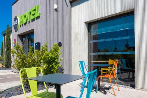 B&B HOTEL Troyes Magasins d'usine
