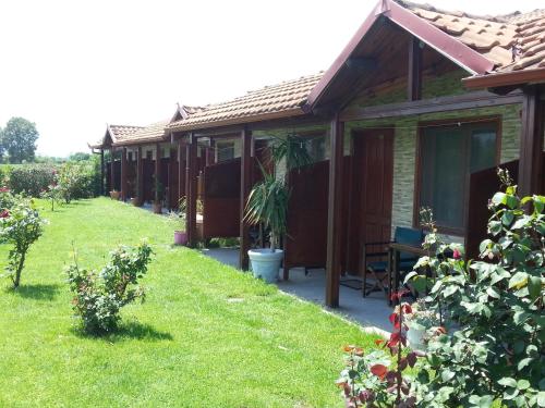Denis Hotel and Bungalows