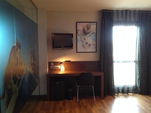 TäCH Madrid Airport Hotel