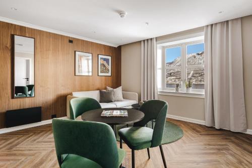 Enter St. Elisabeth Suites