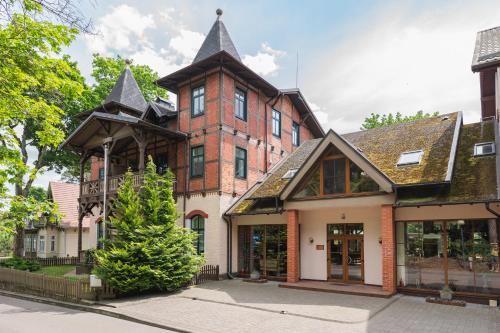 Villa Bachmann - Kursiu kiemas