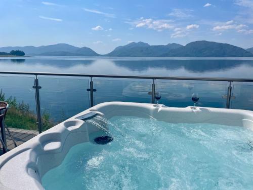 Loch Linnhe Waterfront Lodges