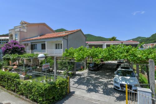 Apartments Elena