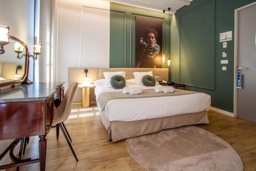 Hostal Les Monges Palace