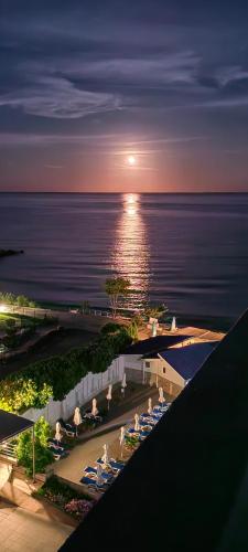 Moonlight Hotel