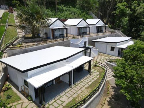 Oceanarra Beach Hotel and Resort Inc