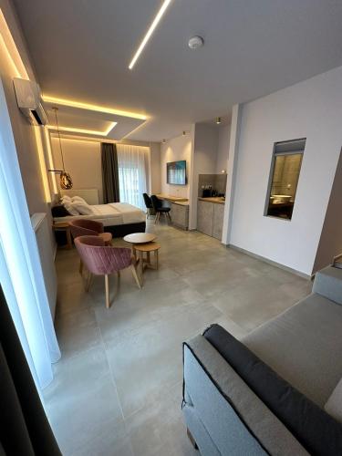 Meteora Gold and Glass