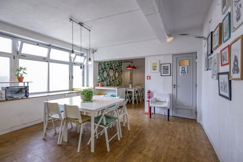 Travel & Live Porto Hostel