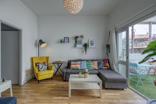 Travel & Live Porto Hostel