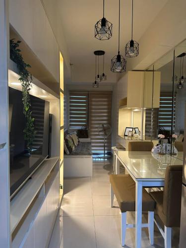 Mel and Rose Place in S Residences Tower 1 MOA