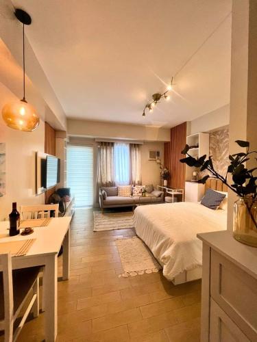 Hotel Vibe in Manhattan Plaza, Araneta City, Cubao