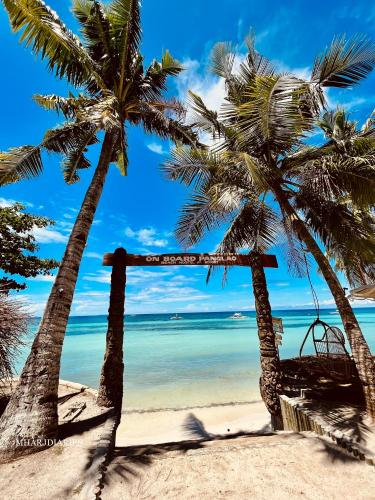 On Board Panglao Beach Hostel and Resort