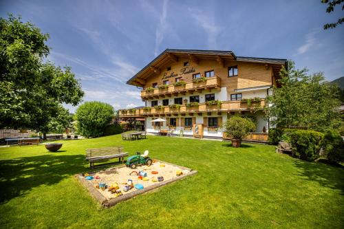 Landhaus & Haus Rustika